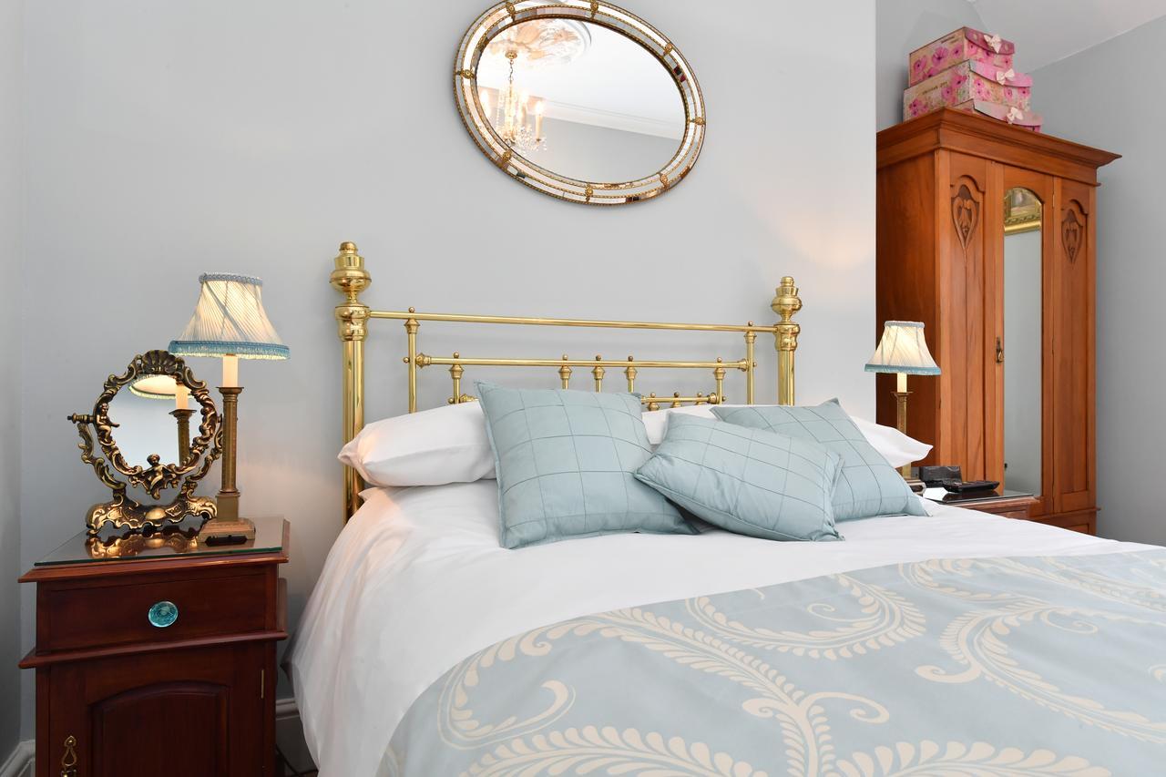 Heritage Bed And Breakfast Calne Extérieur photo